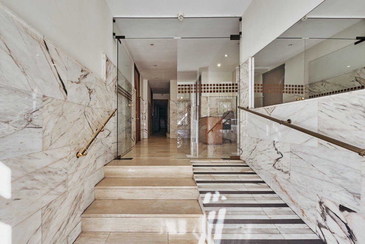 JUAN_BRAVO_59_BAJO_B_PORTAL_INTERIOR_01