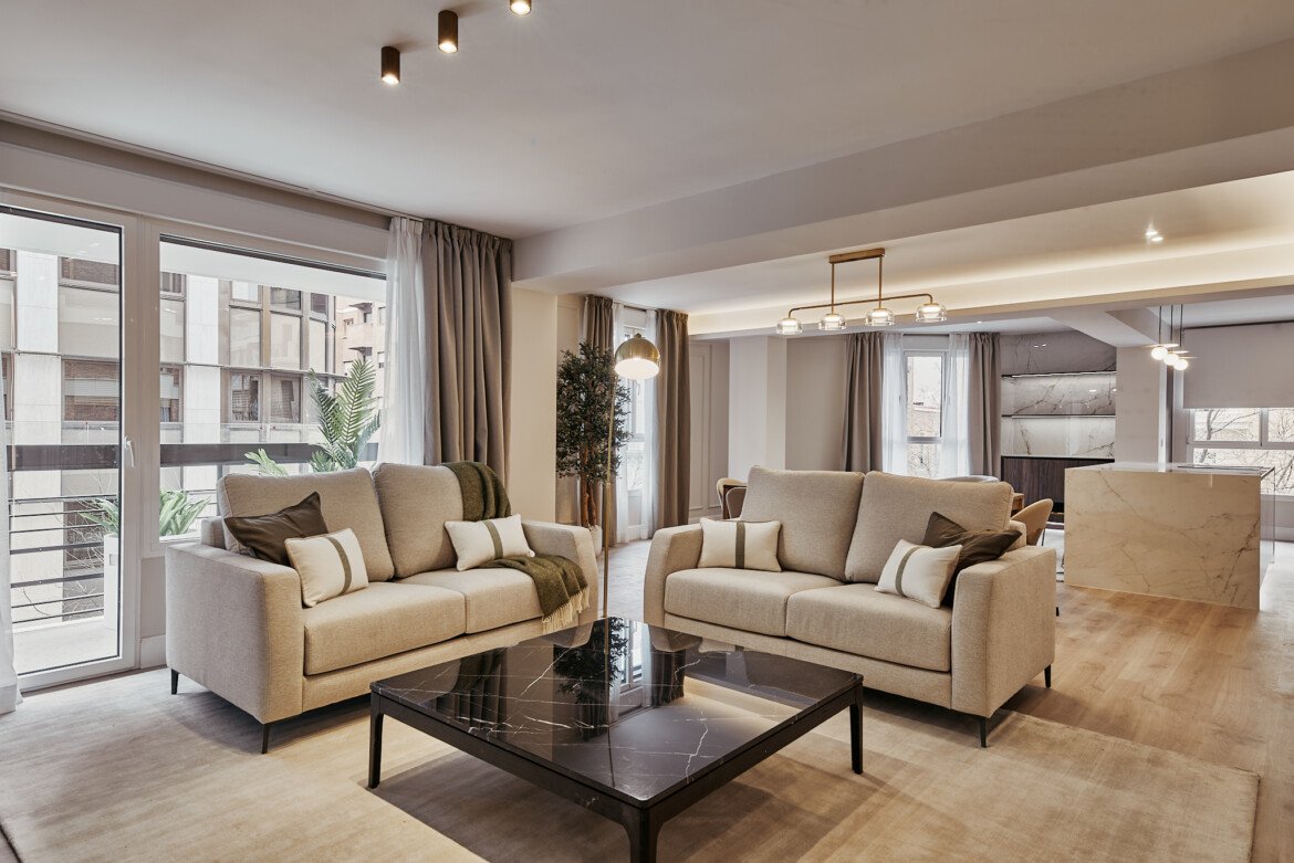 AYALA_85_4A_SALON_04