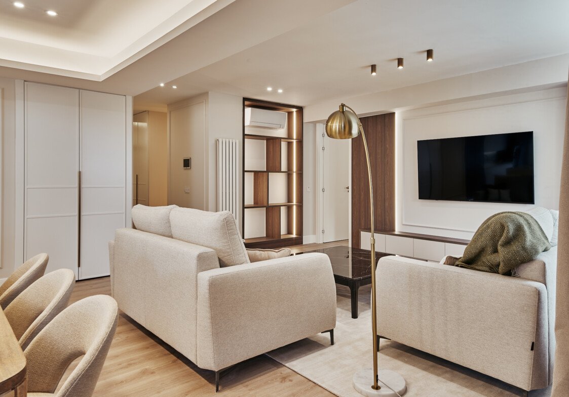 AYALA_85_4A_SALON_09